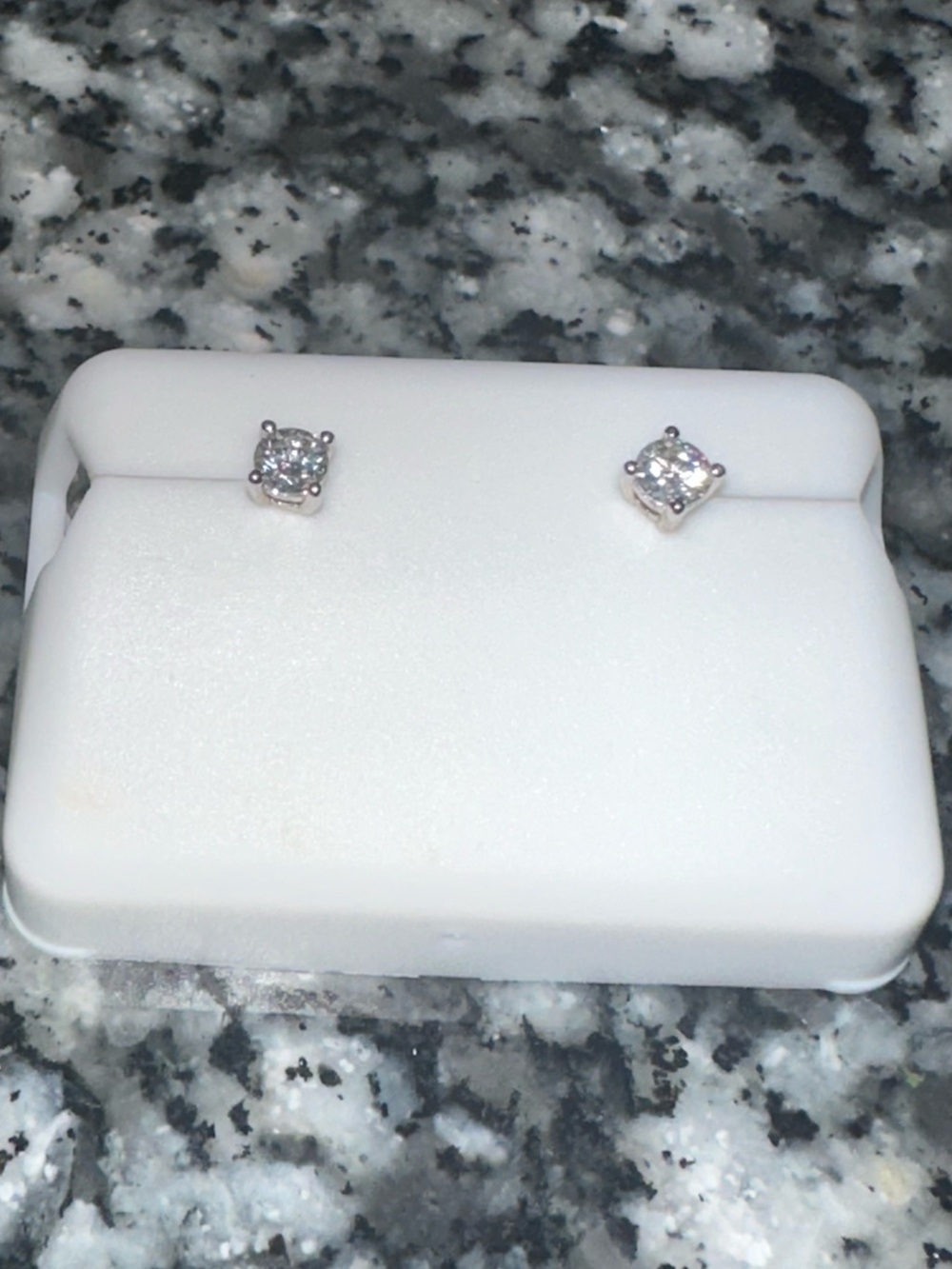 NWT 0.25CTW Moissanite Stud Earrings - 925 Silver